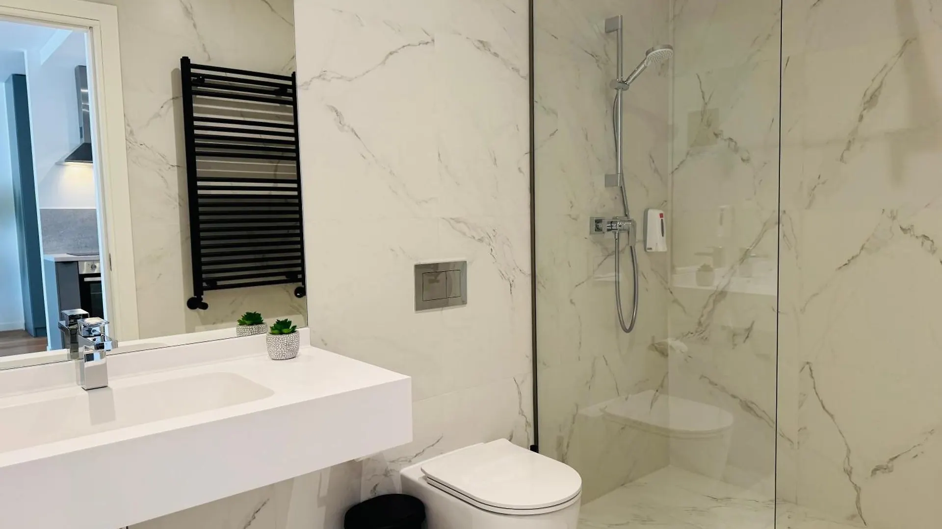 Exclusive 1Br Apartments In One Cotroceni Bukareszt