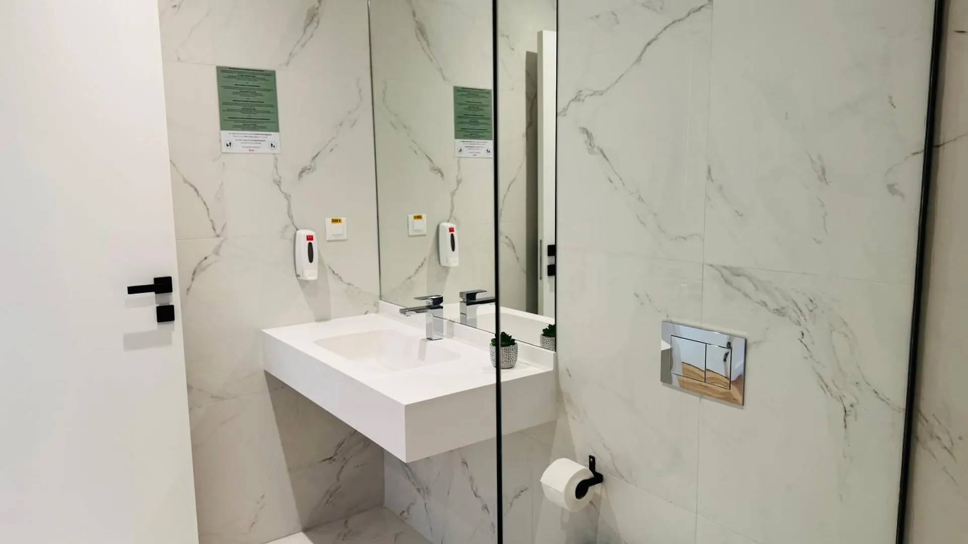 Exclusive 1Br Apartments In One Cotroceni Bukareszt